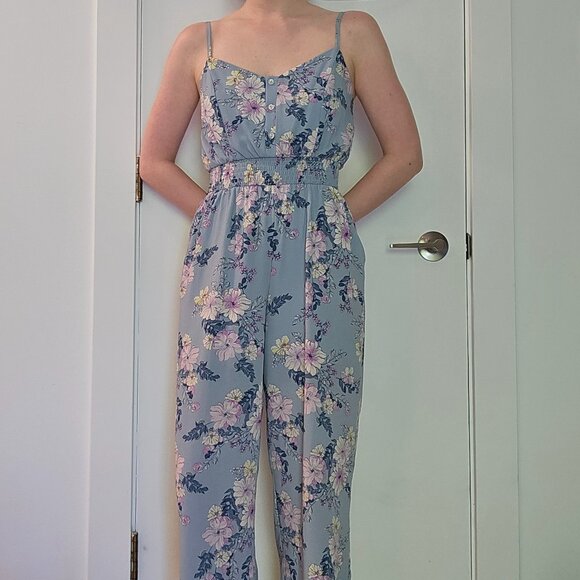 Cute light blue floral jumpsuit - Picture 1 of 6